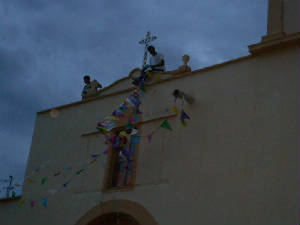 padrerobertoontheroof..jpg